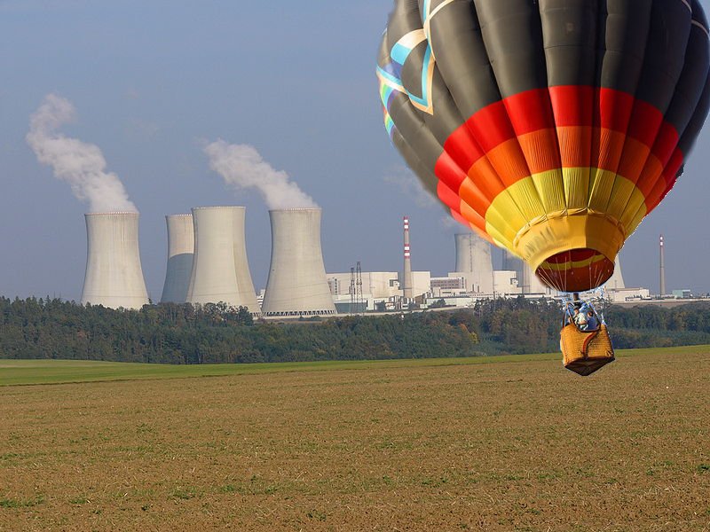 Balon nad dukovanskou jadernou elektrrnou